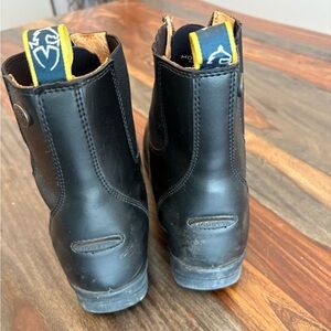 Black paddock Boots